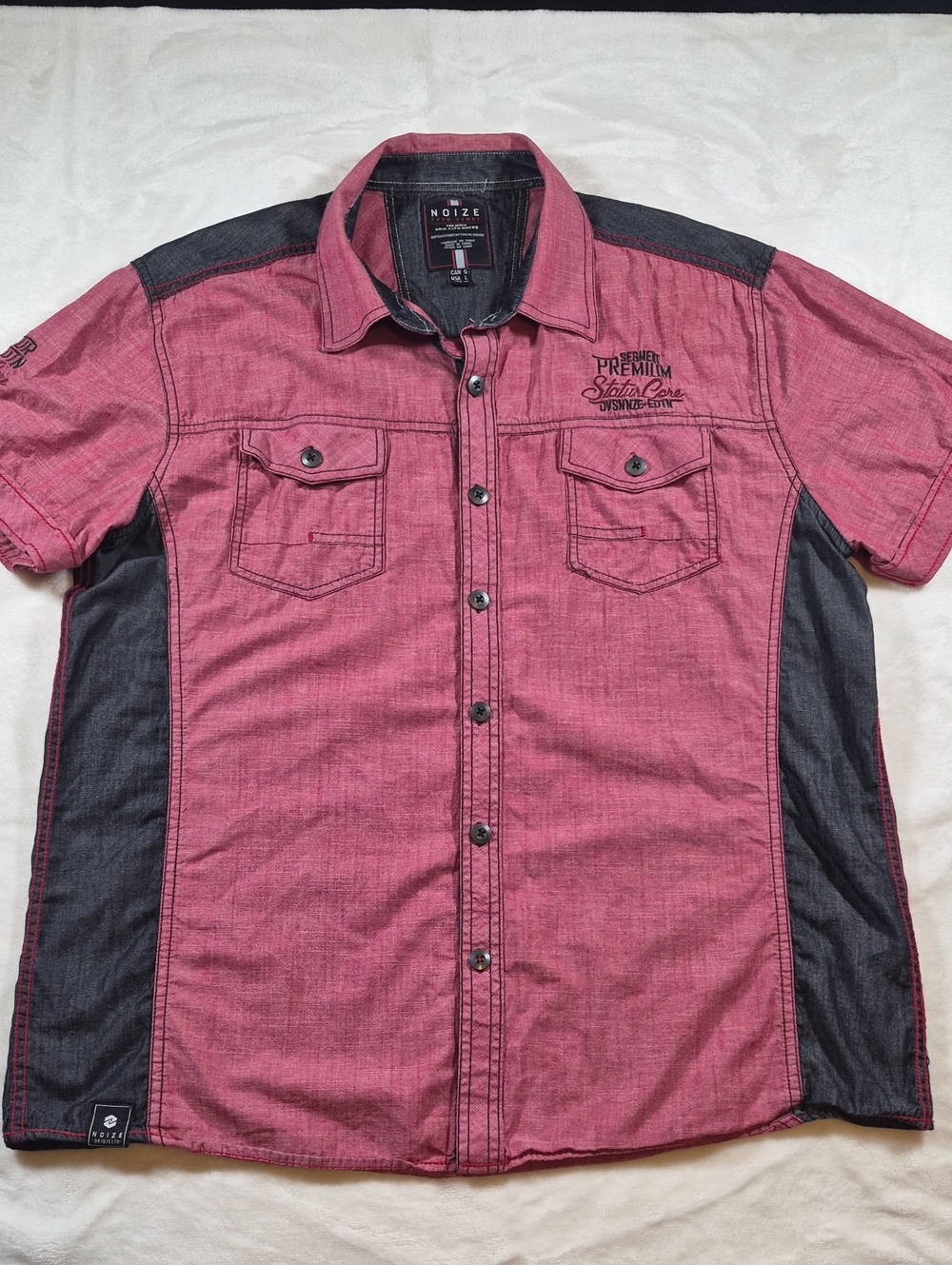 Noize Men’s Short-Sleeve Button-Down Shirt in Red with Black Panels